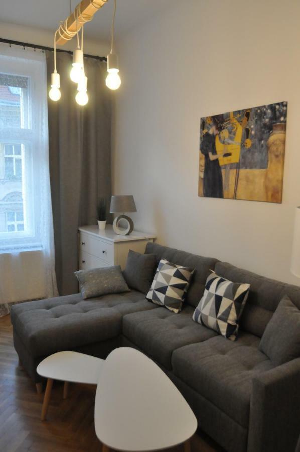 Jirina Appartments Прага Екстер'єр фото
