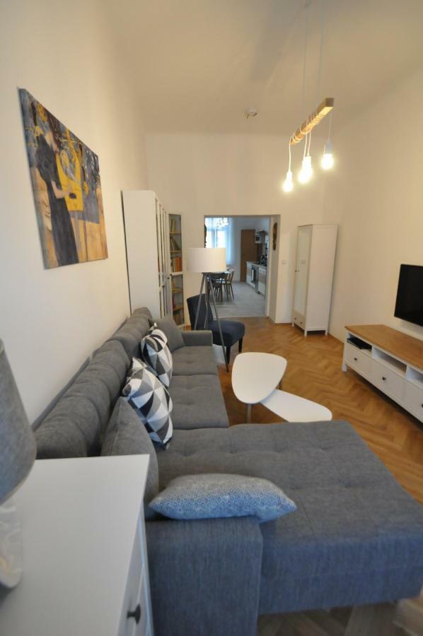 Jirina Appartments Прага Екстер'єр фото