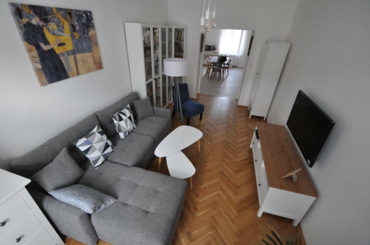 Jirina Appartments Прага Екстер'єр фото