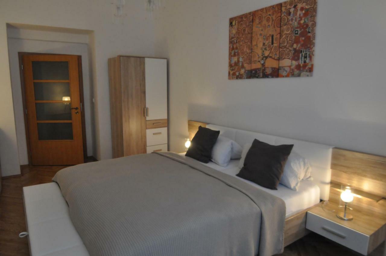 Jirina Appartments Прага Екстер'єр фото