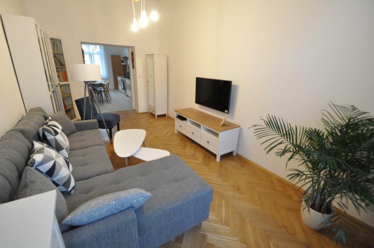 Jirina Appartments Прага Екстер'єр фото