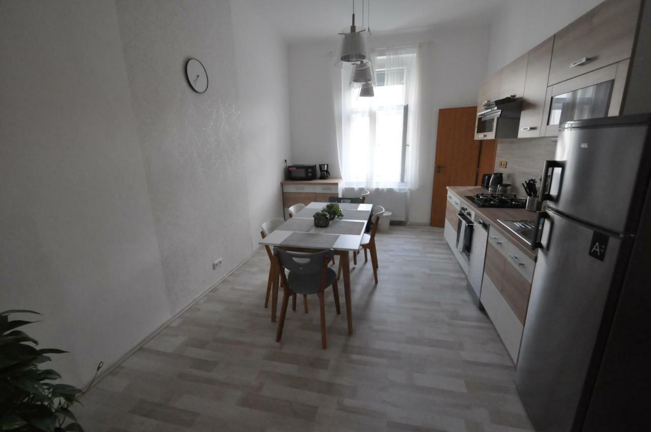Jirina Appartments Прага Екстер'єр фото